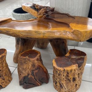 J417 Mesa Com 4 Banquetas De Madeira